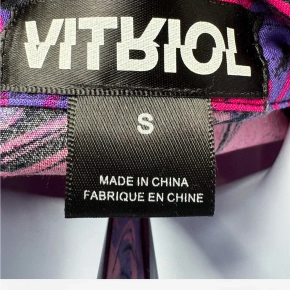 Vitriol Retro Marble Design Short Sleeve Button Up. - Picture 4 of 4